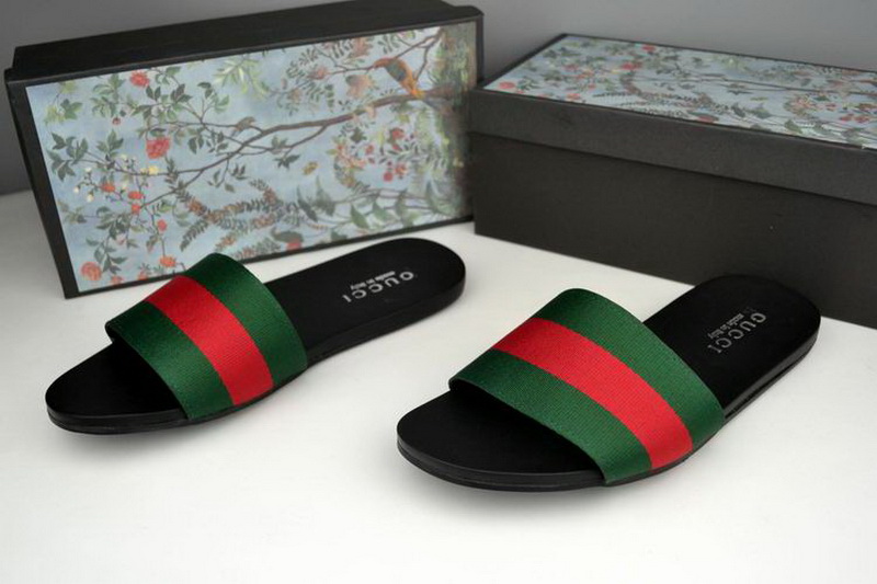 Gucci Slippers Woman--098